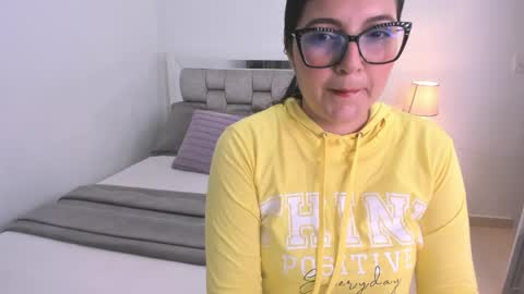 Snapshot of camila_buitrago chatting on April 8, 11:48 pm Camila buitrago online show from April 8, 11:48 pm