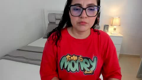 Snapshot of camila_buitrago chatting on April 11, 10:47 pm Camila buitrago online show from April 11, 10:47 pm