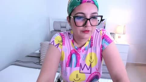 Snapshot of camila_buitrago chatting on April 18, 11:05 pm Camila buitrago online show from April 18, 11:05 pm