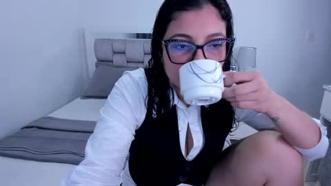 Snapshot of camila_buitrago chatting on April 30, 10:47 pm Camila buitrago online show from April 30, 10:47 pm
