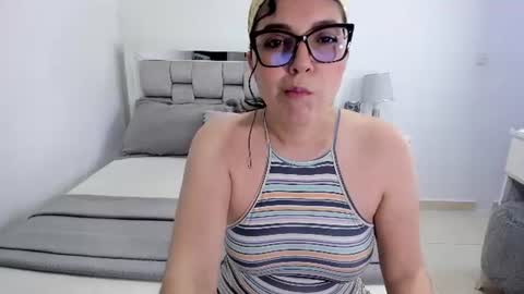 Snapshot of camila_buitrago chatting on July 19, 12:47 am Camila buitrago online show from July 19, 12:47 am