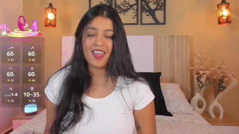 camila_bustamante_ online show from October 8, 8:39 pm