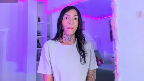 Snapshot of camila_coxx chatting on October 10, 12:20 am s online show from October 10, 12:20 am