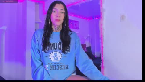 Snapshot of camila_coxx chatting on October 28, 5:00 am s online show from October 28, 5:00 am