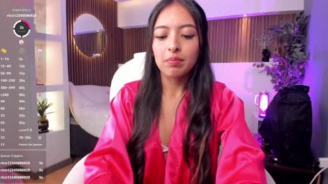 Snapshot of camila_dupont chatting on December 22, 11:52 pm Camila online show from December 22, 11:52 pm