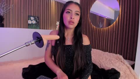 Snapshot of camila_dupont chatting on January 9, 8:22 pm Camila online show from January 9, 8:22 pm