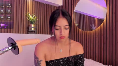 Snapshot of camila_dupont chatting on February 3, 1:30 am Camila online show from February 3, 1:30 am