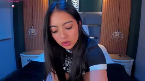 Snapshot of camila_dupont chatting on September 15, 4:12 am Camila online show from September 15, 4:12 am