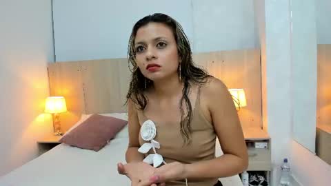 Snapshot of camila_lenox chatting on June 12, 3:27 am Camila Lenox online show from June 12, 3:27 am