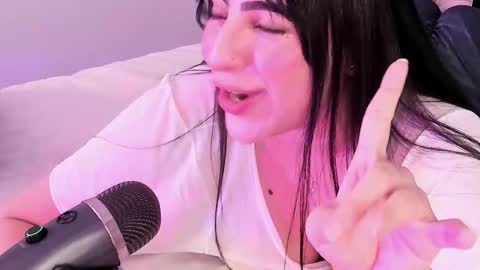 Camila online show from March 17, 1:21 am