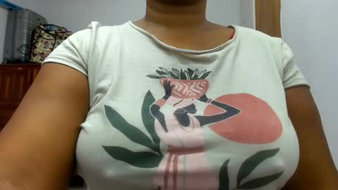 Snapshot of camila_sandoval_01 chatting on September 25, 10:41 am Camila online show from September 25, 10:41 am