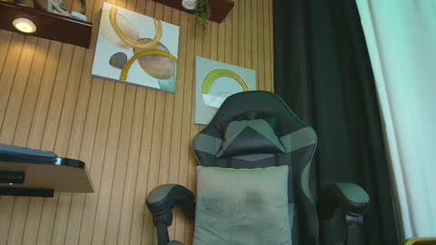    online show from November 12, 6:14 am