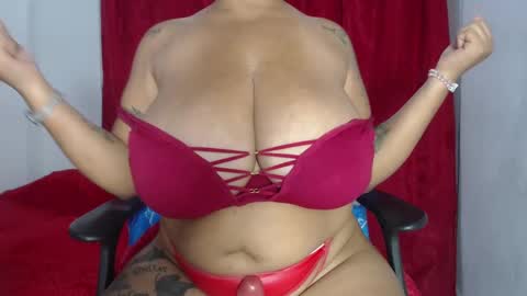 Snapshot of camilabbxc chatting on February 5, 10:01 pm camila online show from February 5, 10:01 pm