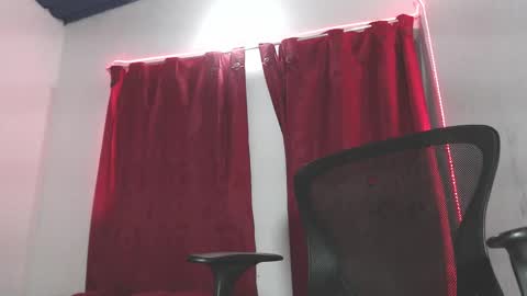 Snapshot of camilabbxc chatting on February 18, 12:48 am camila online show from February 18, 12:48 am