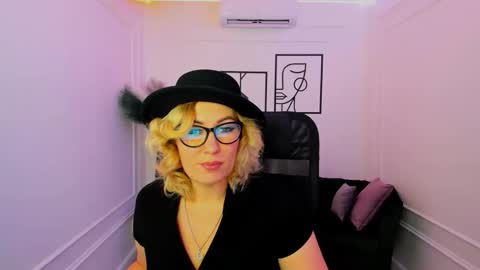 camilafatem online show from September 12, 1:11 pm