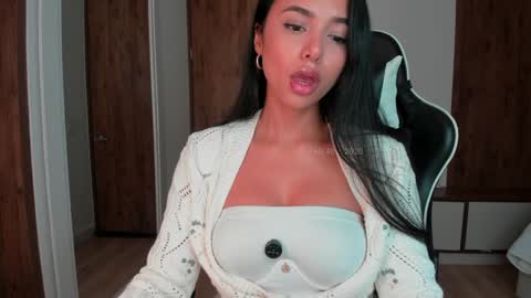 Camila online show from February 4, 8:14 pm