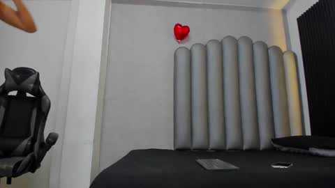 Snapshot of camilagrey_ chatting on March 23, 7:29 pm camila online show from March 23, 7:29 pm