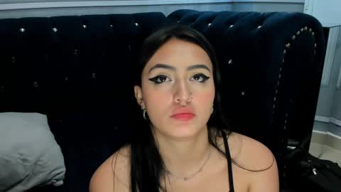 Snapshot of camilahunter__ chatting on December 18, 7:15 am Camila online show from December 18, 7:15 am