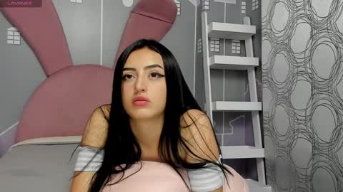 Snapshot of camilahunter__ chatting on March 11, 3:48 am Camila online show from March 11, 3:48 am