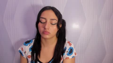 Snapshot of camilahunter__ chatting on April 29, 2:48 am Camila online show from April 29, 2:48 am