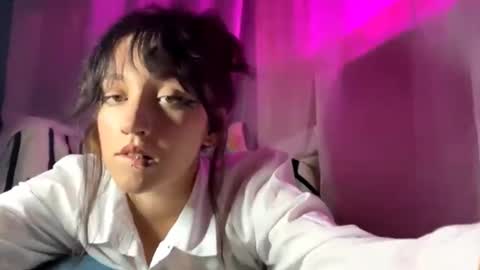 Snapshot of camilaligons chatting on December 3, 3:54 pm Reily online show from December 3, 3:54 pm