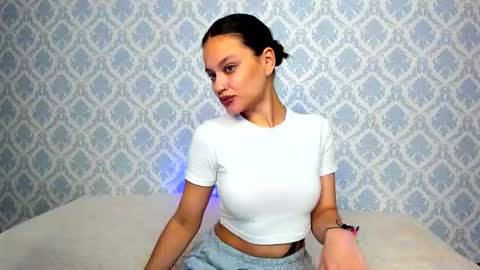 Snapshot of camilla_williamsss chatting on October 8, 10:07 pm camilla_williamsss online show from October 8, 10:07 pm