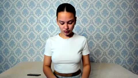 Snapshot of camilla_williamsss chatting on October 11, 12:47 pm camilla_williamsss online show from October 11, 12:47 pm