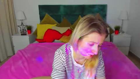 camilladreamer online show from March 14, 8:03 pm