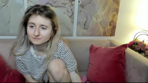 Snapshot of camilladreamer chatting on March 29, 11:16 pm camilladreamer online show from March 29, 11:16 pm