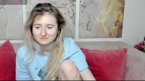 Snapshot of camilladreamer chatting on March 30, 9:49 pm camilladreamer online show from March 30, 9:49 pm