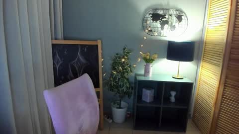 Snapshot of camilladreamer chatting on April 4, 3:09 pm camilladreamer online show from April 4, 3:09 pm