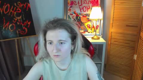 Snapshot of camilladreamer chatting on April 6, 4:41 pm camilladreamer online show from April 6, 4:41 pm