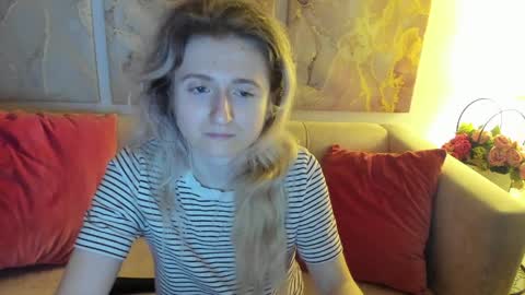 Snapshot of camilladreamer chatting on April 8, 8:42 pm camilladreamer online show from April 8, 8:42 pm