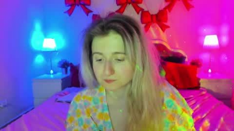 Snapshot of camilladreamer chatting on April 15, 8:09 pm camilladreamer online show from April 15, 8:09 pm