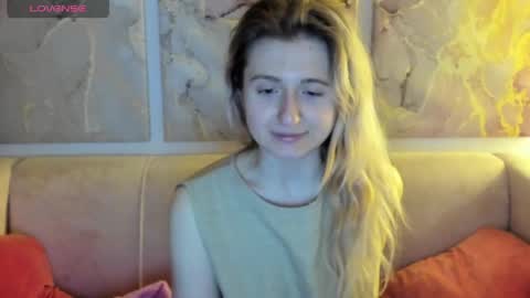 Snapshot of camilladreamer chatting on April 18, 11:38 pm camilladreamer online show from April 18, 11:38 pm