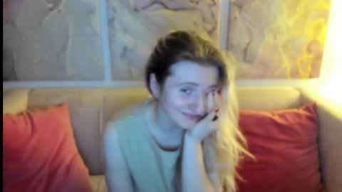 Snapshot of camilladreamer chatting on April 19, 6:10 pm camilladreamer online show from April 19, 6:10 pm
