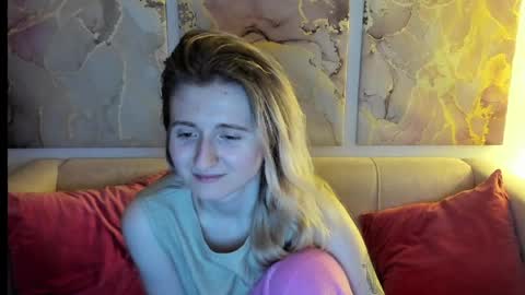 Snapshot of camilladreamer chatting on April 20, 6:16 am camilladreamer online show from April 20, 6:16 am