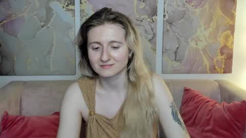 Snapshot of camilladreamer chatting on April 28, 5:51 pm camilladreamer online show from April 28, 5:51 pm
