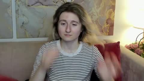 Snapshot of camilladreamer chatting on May 1, 7:18 pm camilladreamer online show from May 1, 7:18 pm