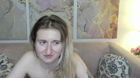 Snapshot of camilladreamer chatting on May 16, 12:40 am camilladreamer online show from May 16, 12:40 am