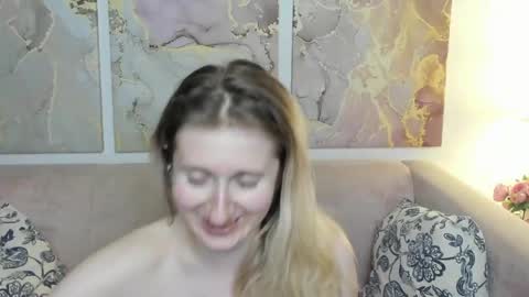 Snapshot of camilladreamer chatting on May 16, 1:02 am camilladreamer online show from May 16, 1:02 am