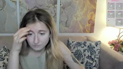 Snapshot of camilladreamer chatting on May 19, 10:32 am camilladreamer online show from May 19, 10:32 am
