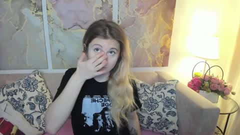 Snapshot of camilladreamer chatting on May 26, 12:45 pm camilladreamer online show from May 26, 12:45 pm