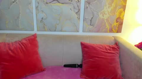 Snapshot of camilladreamer chatting on June 25, 6:12 pm camilladreamer online show from June 25, 6:12 pm