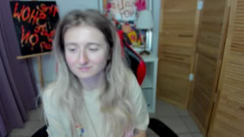 Snapshot of camilladreamer chatting on July 14, 10:59 pm camilladreamer online show from July 14, 10:59 pm
