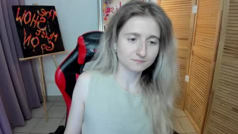 Snapshot of camilladreamer chatting on July 28, 3:21 pm camilladreamer online show from July 28, 3:21 pm