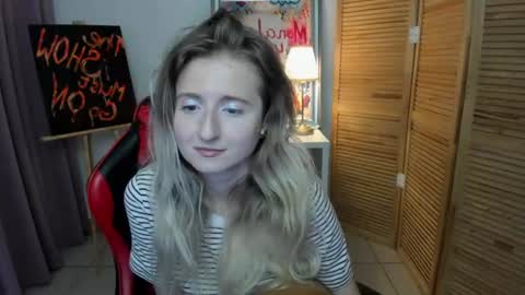 Snapshot of camilladreamer chatting on August 5, 10:44 pm camilladreamer online show from August 5, 10:44 pm
