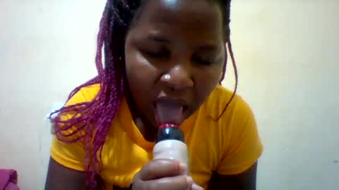 Snapshot of camillah_sweet chatting on July 23, 6:39 pm camillah_sweet online show from July 23, 6:39 pm