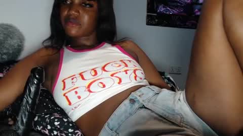 camillasoofine online show from July 30, 5:45 pm