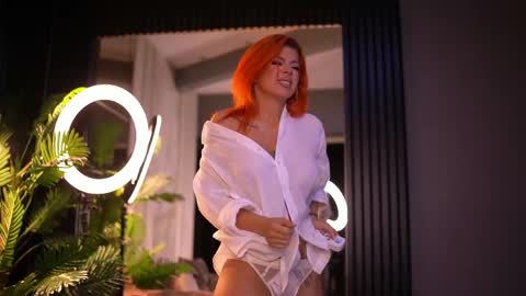 Snapshot of camillastarrx chatting on June 1, 6:42 pm CamillaStarrX online show from June 1, 6:42 pm